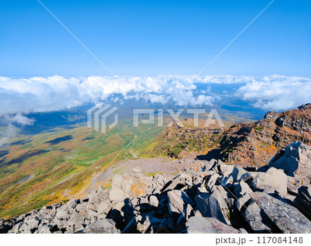 秋の鳥海山登山:山頂(新山)からの眺め 秋の鳥海山登山:山頂(新山)からの眺め 117084148