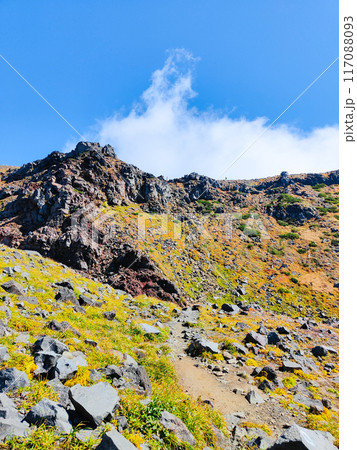 秋の鳥海山登山(新山~七高山) 秋の鳥海山登山(新山~七高山) 117088093