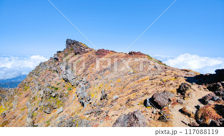 秋の鳥海山登山（新山～七高山） 117088119