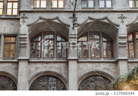 Exterior architecture design details of famous New Town Hall (Neue Rathaus). 117088394
