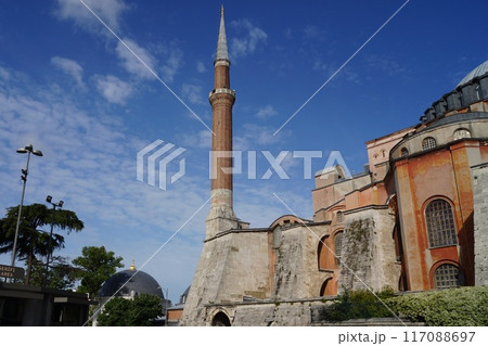 トルコ イスタンブール アヤソフィアの尖塔 117088697