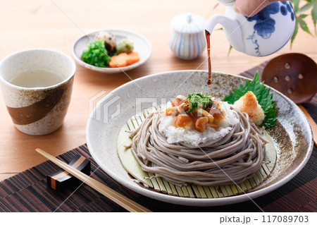 冷やしなめこおろし蕎麦 (つるっとしたなめこののど越しが絶妙) 117089703