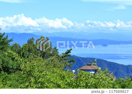野呂山から瀬戸内海 四国方面を望む 野呂山から瀬戸内海 四国方面を望む 117089827
