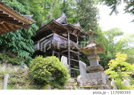 別所温泉北向観音の境内に建つ温泉薬師瑠璃巌 117090393