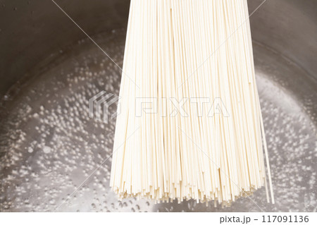 そうめん 茹でる そうめん 茹でる 117091136
