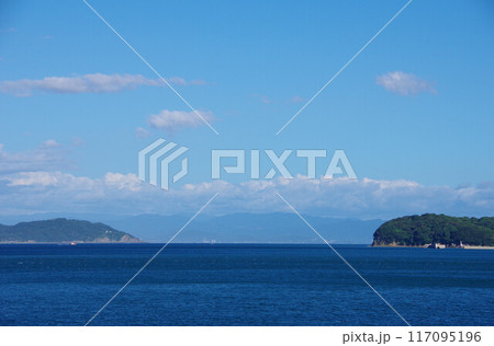 兵庫県淡路島　成ヶ島・友ヶ島を望む 117095196