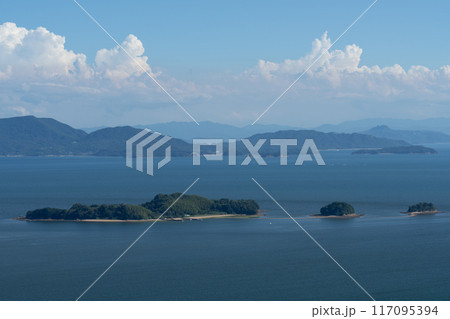 牛窓オリーブ園から見た夏の黒島ヴィーナスロード8　岡山県瀬戸内市 117095394