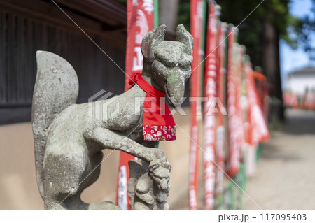 竹駒神社の狛犬　狐　宮城県岩沼市 117095403