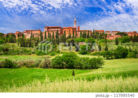 Pienza, Tuscany. Medieval charming town, rolling hills landscape in Italian countryside, romantic atmosphere. 117095540