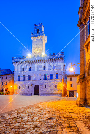 Montepulciano, Tuscany. Beautiful cityscape view on Piazza Grande  with Town Hall, historical Italy small town. 117095544