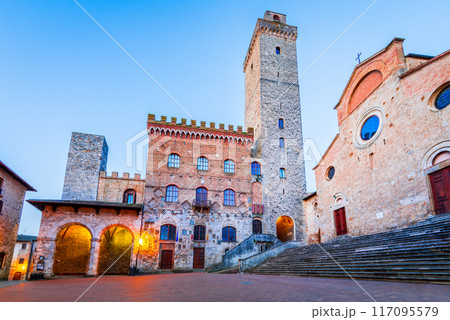 San Gimignano, Toscana. Picturesque View of famous Piazza del Duomo with Torre Grossa and Torre Rognosa at sunrise, Tuscany, Italy 117095579