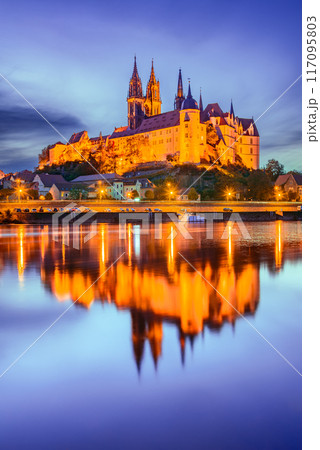 Meissen, Germany. Twilight blue sky over Albrechtsburg and the River Elbe, Saxony. 117095803