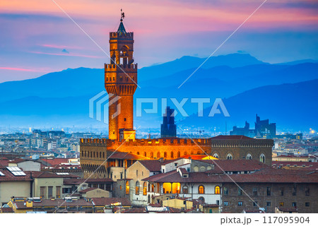 Florence, Italy. Palazzo Vecchio, Tuscany sunstet in Italy, travel destination. Florence, Italy. Palazzo Vecchio, Tuscany sunstet in Italy, travel destination. 117095904