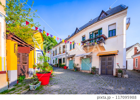 Szentendre, Hungary. Fo Ter square, historical city in Budapest. 117095988