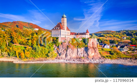 Schonbuhel an der Donau, Wachau Valley in Lower Austria Schonbuhel an der Donau, Wachau Valley in Lower Austria 117096014