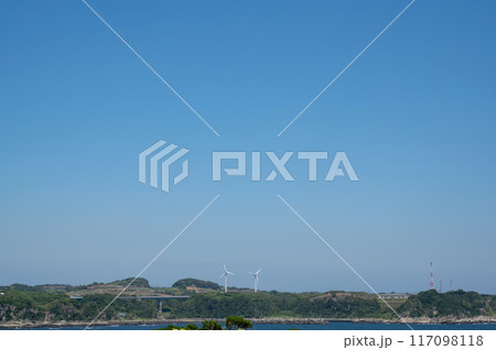 神奈川県城ヶ島から見える風力発電のある風景 神奈川県城ヶ島から見える風力発電のある風景 117098118