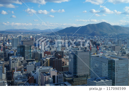 札幌JRタワーから眺める札幌市南西の風景 札幌JRタワーから眺める札幌市南西の風景 117098599