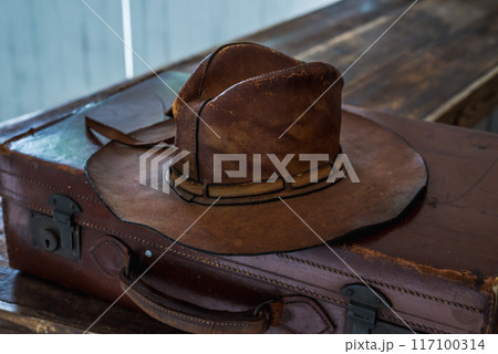 革製の帽子 革製の帽子 117100314