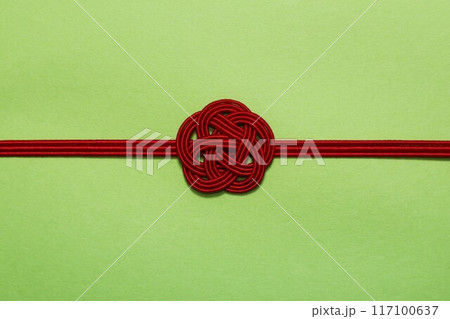 掛け紙風のテンプレート　背景黄緑色 117100637