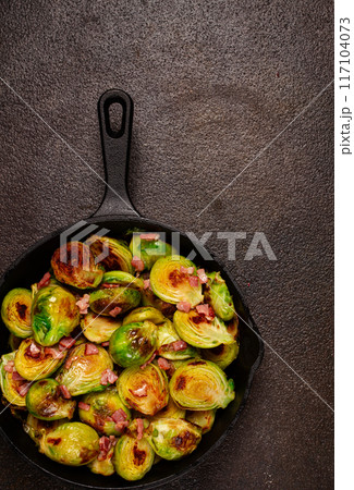 roasted brussels sprouts, with bacon, vegetarian food, homemade, no people, 117104073