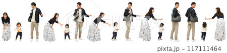 幼児女の子ファミリー家族の全身人物切り抜き素材 117111464