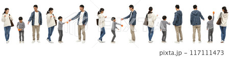 小学生男の子ファミリー家族の全身人物切り抜き素材 117111473