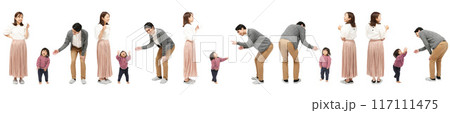 幼児女の子ファミリー家族の全身人物切り抜き素材 117111475