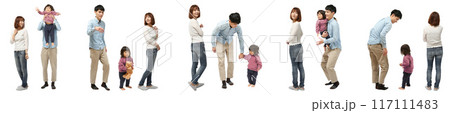 幼児女の子ファミリー家族の全身人物切り抜き素材 117111483