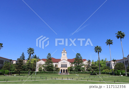 西宮市　関西学院大学の時計台 117112356