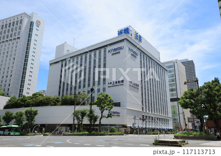 近鉄の上本町駅と近鉄百貨店 117113713