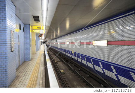 大阪メトロ千日前線　北巽駅の構内 117113718