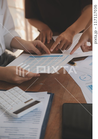 Business meetings to analyze investment strategies and brainstorm sales plans for a more profitable business. 117117036