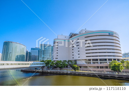 日本の横浜都市景観 横浜駅東口のそごう横浜店などを望む。左奥に日産グローバル本社=令和6年8月4日 日本の横浜都市景観 横浜駅東口のそごう横浜店などを望む。左奥に日産グローバル本社=令和6年8月4日 117118110