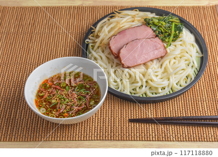 ピリ辛出汁の冷しうどん ピリ辛出汁の冷しうどん 117118880