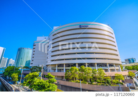 日本の横浜都市景観 横浜駅東口のそごう横浜店などを望む=令和6年8月4日 日本の横浜都市景観 横浜駅東口のそごう横浜店などを望む=令和6年8月4日 117120060