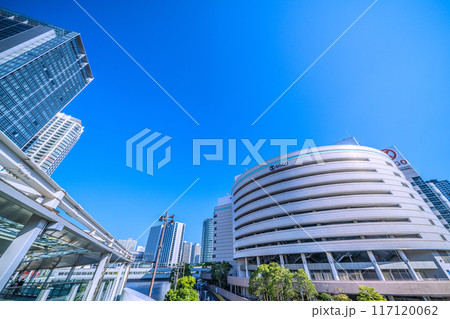 日本の横浜都市景観 横浜駅東口のそごう横浜店などを望む＝8月4日 117120062