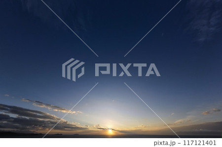 爽快な青空と多様な雲が現れた夕空・冬・超広角・空主体・231215pm 爽快な青空と多様な雲が現れた夕空・冬・超広角・空主体・231215pm 117121401