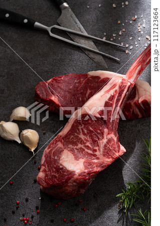 トマホーク　牛肉　骨付き肉 117123664