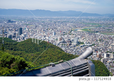「岐阜城」天守閣展望台から望む岐阜の市街地 117124918