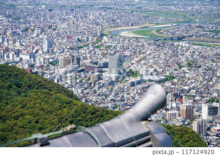 「岐阜城」天守閣展望台から望む岐阜の市街地 117124920