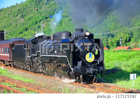 【山口県】黒煙を上げて篠目駅を発進するSLやまぐち号 117125592