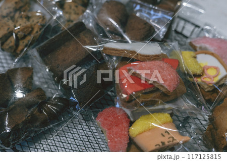 割れたお菓子の詰め合わせ　B品 117125815