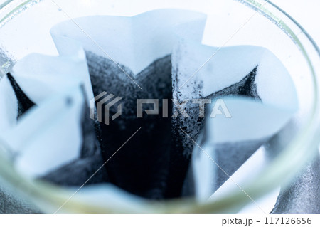 Electroplating experiment in chemistry laboratory. 117126656