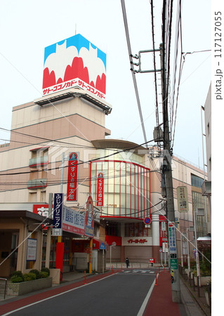 春日部駅西口:再開発で閉店するイトーヨーカ堂(サトーココノカドー特別装飾) 春日部駅西口:再開発で閉店するイトーヨーカ堂(サトーココノカドー特別装飾) 117127055