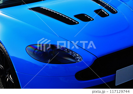 青い英国スポーツカー 青い英国スポーツカー 117129744
