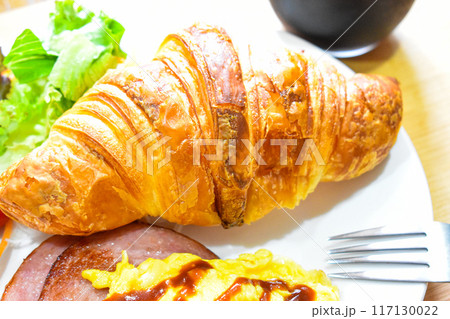 大きなクロワッサン 117130022