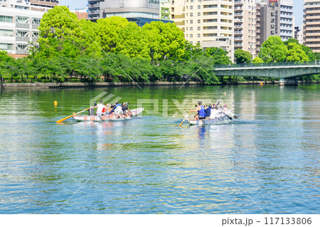 大阪市北区天満橋 大川と桜宮公園の初夏の風景 大阪市北区天満橋 大川と桜宮公園の初夏の風景 117133806
