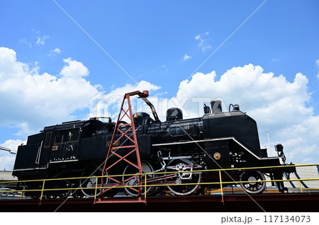 c11形式40号蒸気機関車の保存車両(福知山駅付近)と転車台 c11形式40号蒸気機関車の保存車両(福知山駅付近)と転車台 117134073