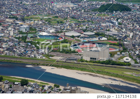 「岐阜城」天守閣展望台から望む岐阜の市内風景 117134138