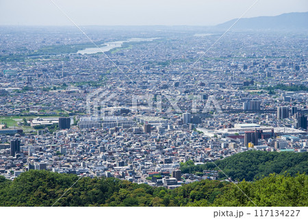 「岐阜城」天守閣展望台から望む岐阜の市内風景 「岐阜城」天守閣展望台から望む岐阜の市内風景 117134227